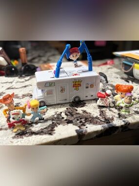 Toy Story 4 RV Camper Playset COMPLETE